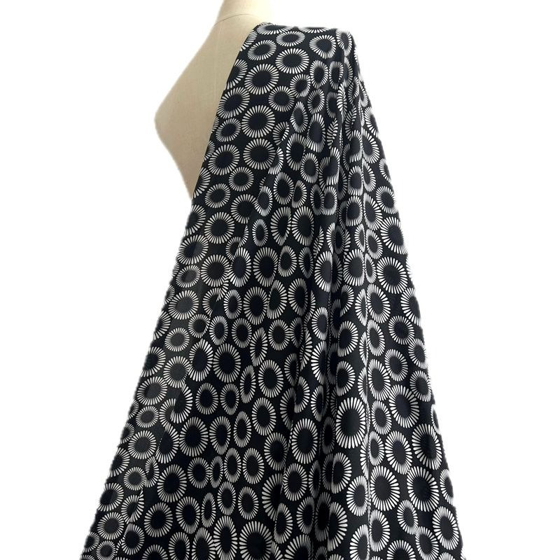 ผ้าม่านสีดำ ขนาดกว้าง 150 ซม.  - Sewing Textile Art บทวิจารณ์และราคา